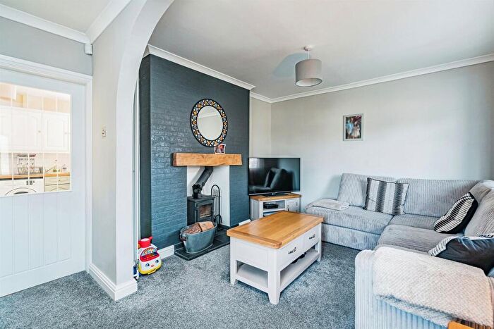 2 Bedroom Semi-Detached House For Sale In Nanaimo Way, Kingswinford, DY6