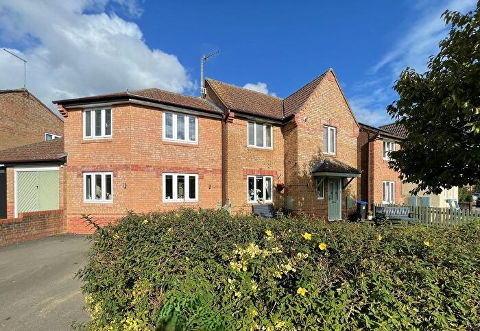 4 Bedroom Detached House For Sale In Ash Way, Woodford Halse, NN11