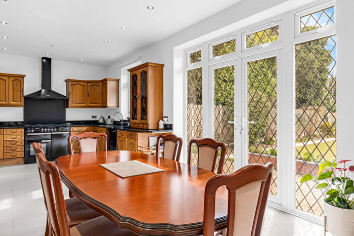 5 Bedroom Detached House For Sale In Parkstone Avenue, Emerson Park, RM11
