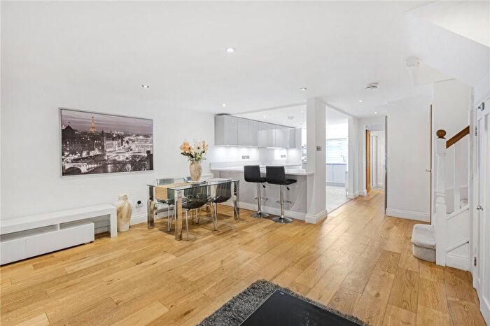 3 Bedroom House To Rent In Telegraph Place, London, E14