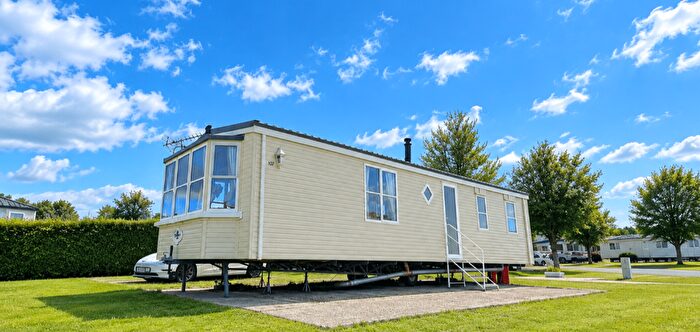 3 Bedroom Mobile/park Home For Sale In Plough Road, Minster On Sea, Sheerness, ME12