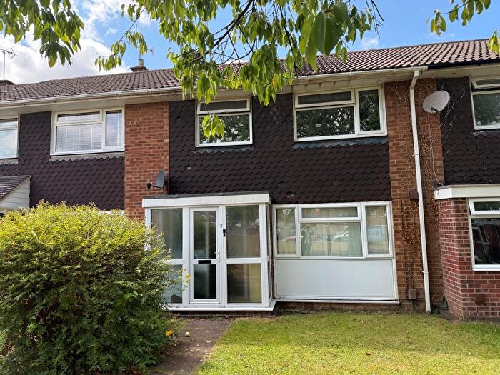 3 Bedroom End Of Terrace House To Rent In Taylors Turn, High Wycombe, HP13