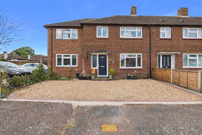 4 Bedroom House For Sale In Carlton Road, Walton-On-Thames, KT12