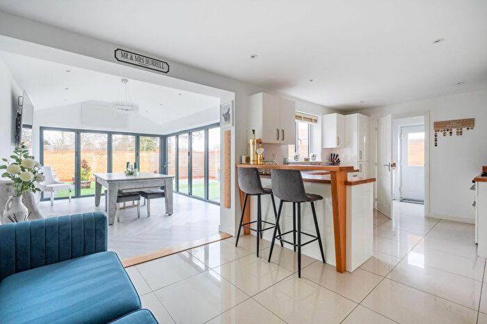 4 Bedroom Detached House For Sale In Pascoe Drive, Ormesby, NR29