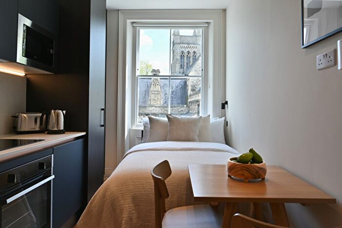 Studio To Rent In St. Stephens Crescent, London, W2