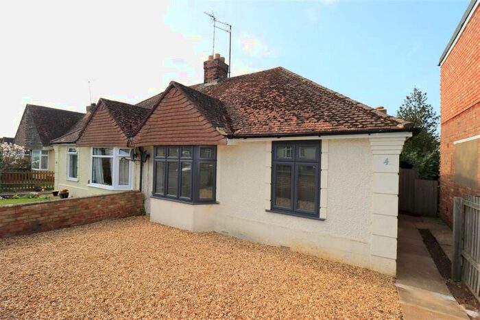 2 Bedroom Semi-Detached Bungalow To Rent In Bryant Road, Kettering, NN15