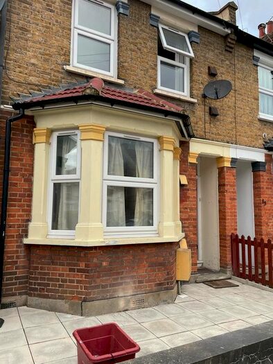 4 Bedroom Terraced House To Rent In Standard Road, Hounslow, TW4