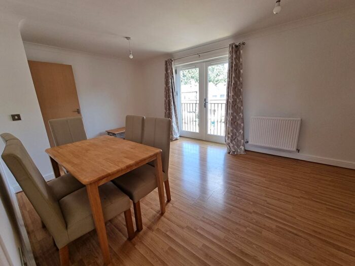 2 Bedroom Flat To Rent In Badgers Walk, Oxford, OX4
