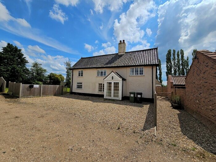 4 Bedroom Detached House To Rent In Long Street, Great Ellingham, Attleborough, NR17