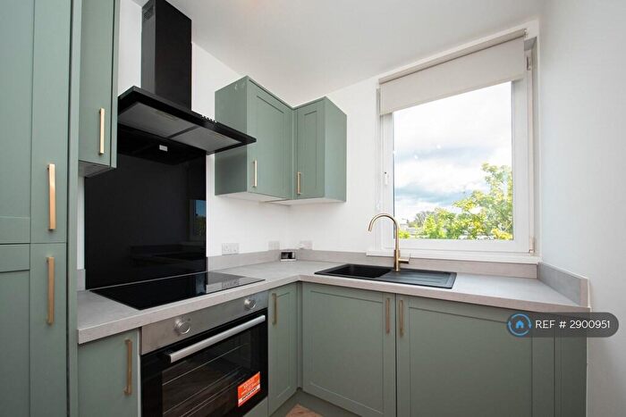 2 Bedroom Flat To Rent In Thistle Place, Aberdeen, AB10