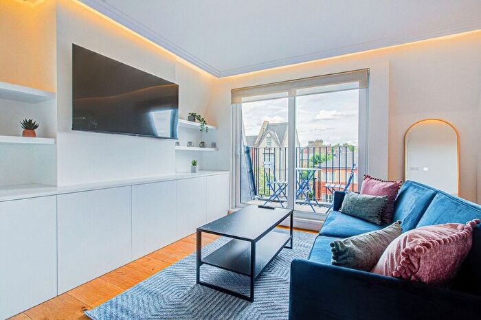 2 Bedroom Flat To Rent In Acton, W3