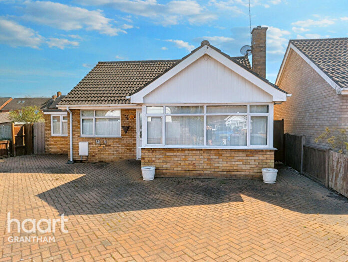 2 Bedroom Detached Bungalow For Sale In Meadowfield, Sleaford, NG34