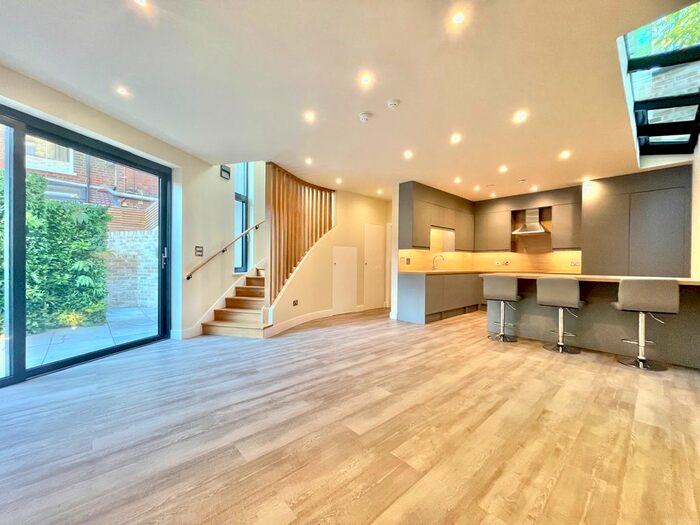 2 Bedroom Semi Detached House To Rent In Pemberton Gardens, Archway, London, N19