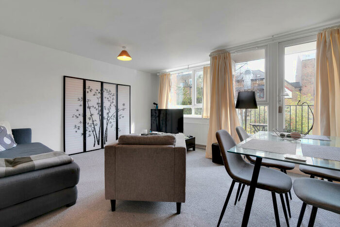 2 Bedroom Apartment To Rent In Kelvin Road, London, N5