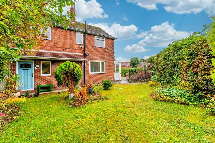 3 Bedroom Semi-detached House For Sale In Churchbalk Drive, Pontefract, West Yorkshire, WF8