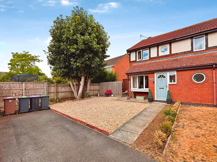 2 Bedroom Semi-Detached House For Sale In Millers Close, Sleaford, NG34