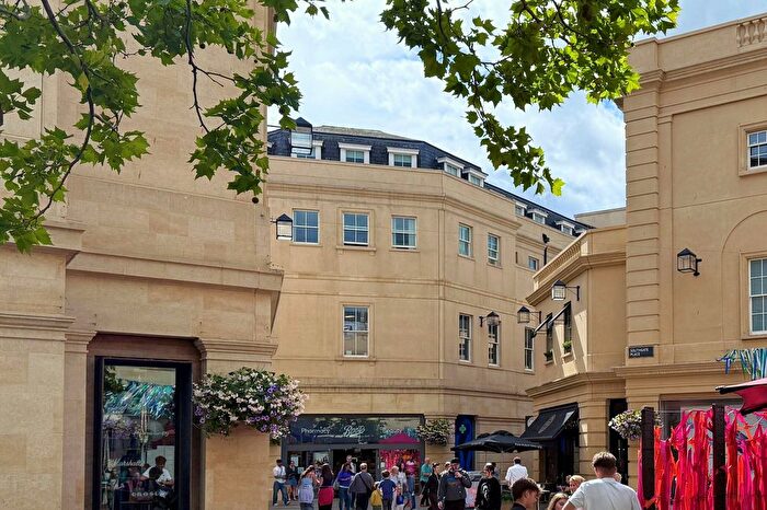 2 Bedroom Flat For Sale In New Marchants Passage, Bath, BA1