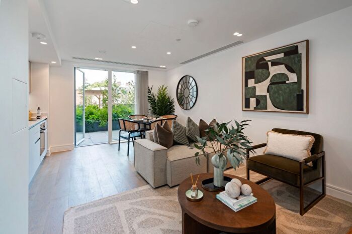 1 Bedroom Flat For Sale In Chiswick Green, Chiswick High Road, W4