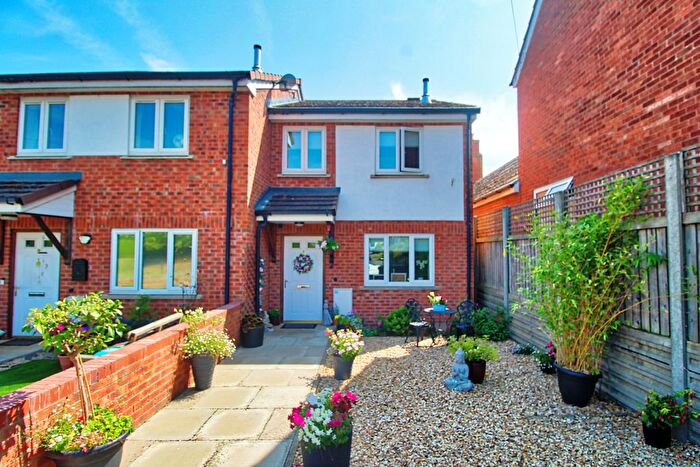 2 Bedroom End Of Terrace House For Sale In Pippin Close, Pershore, WR10