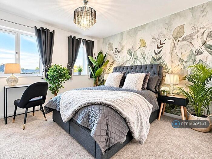 2 Bedroom Flat To Rent In Green Pond Close, London, E17