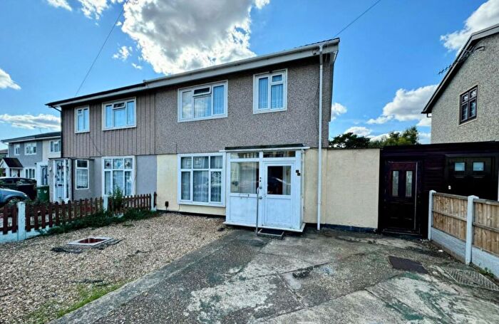 3 Bedroom Semi-Detached House To Rent In Albany Road, Hornchurch, RM12