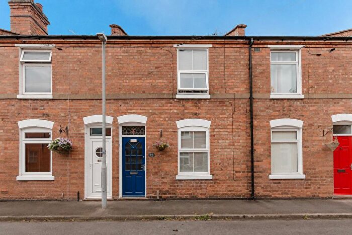 3 Bedroom Property For Sale In Meadow Road, Warwick, CV34