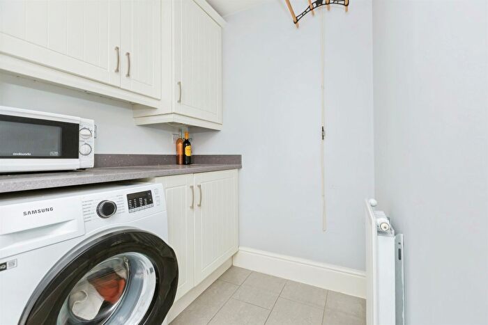 4 Bedroom Detached House For Sale In Cardinal Drive, Burbage, Hinckley, LE10