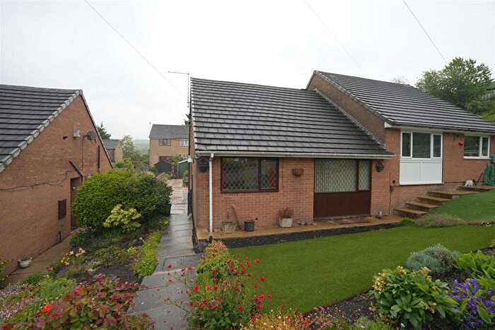 2 Bedroom Semi-Detached Bungalow To Rent In Dunce Park Close, Elland, HX5