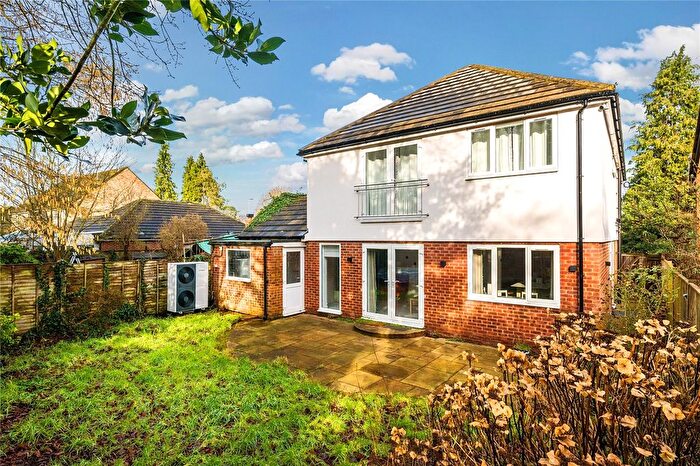 5 Bedroom Detached House To Rent In Aldershot Road, Fleet, Hampshire, GU51