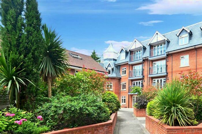 1 Bedroom Apartment To Rent In Leatherhead, KT22