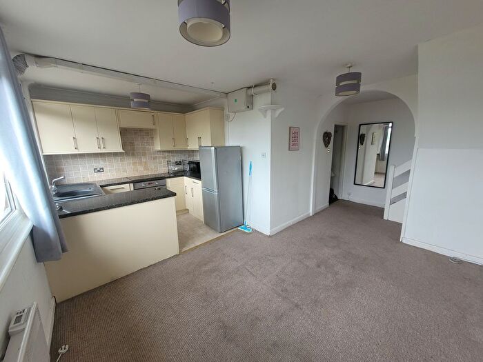 1 Bedroom Flat To Rent In Farnham Road, Slough, SL2
