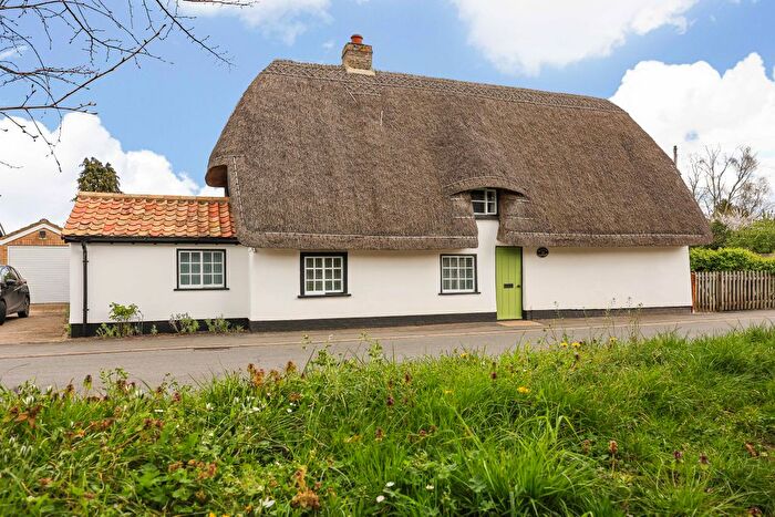 4 Bedroom Detached House For Sale In Station Road, Foxton, CB22