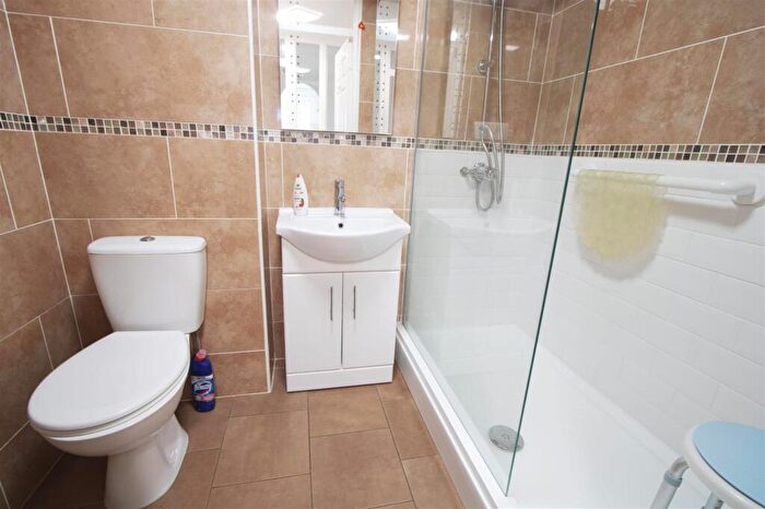 1 Bedroom Apartment For Sale In Albion Court, Sun Street, Billericay, CM12