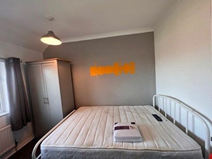 5 Bedroom Semi-Detached House To Rent In Stephens Road, Brighton, BN1