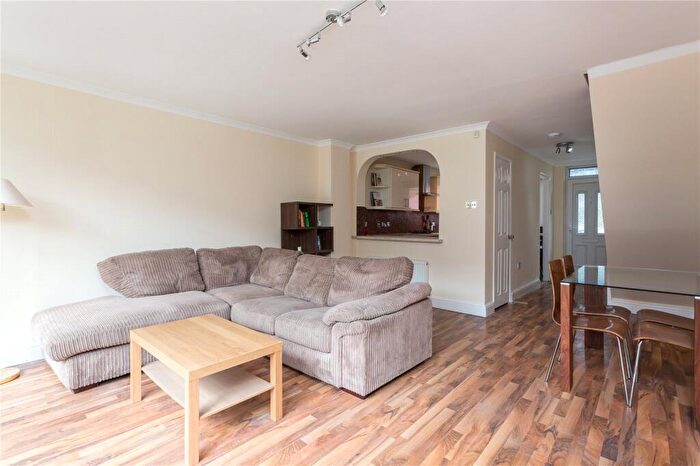 3 Bedroom Maisonette To Rent In Mitchell Street, London, EC1V