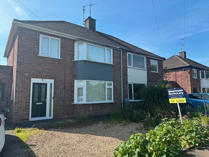 3 Bedroom Semi-Detached House For Sale In Rockingham Grove, Peterborough, PE4
