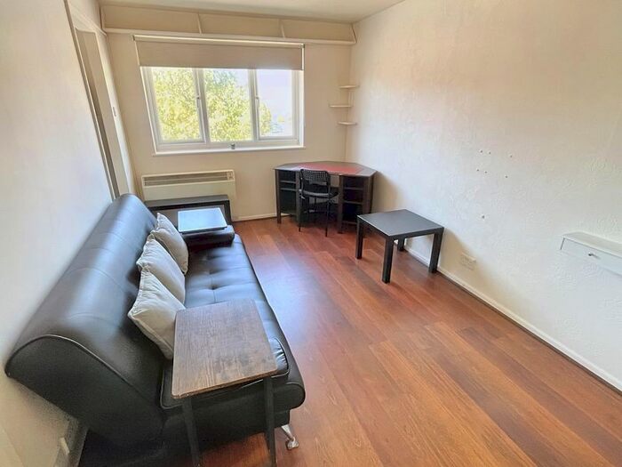 1 Bedroom Flat To Rent In Henrietta Close, Wivenhoe, Colchester, CO7