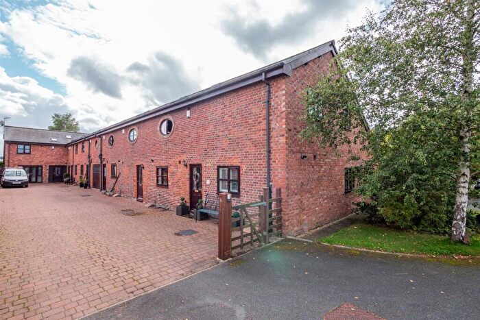 2 Bedroom Barn Conversion For Sale In Rose Farm Court, Wincham, CW9