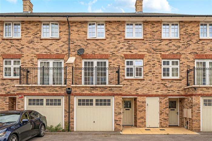 4 Bedroom Terraced House For Sale In Rapson End, Sittingbourne, Kent, ME10