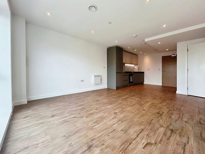 1 Bedroom Flat To Rent In Phoenix, Saxton Lane, Leeds, LS9