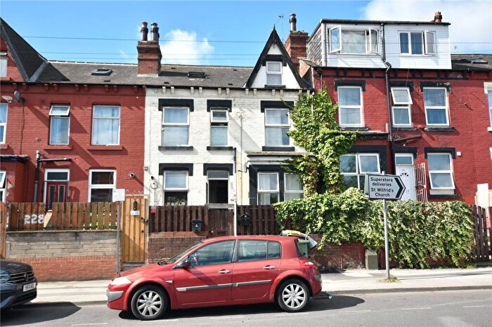3 Bedroom Terraced House To Rent In Harehills Lane, Leeds, LS8