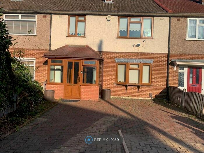 3 Bedroom Terraced House To Rent In Padnall Road, London, RM6