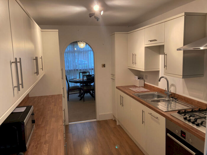 3 Bedroom House To Rent In Southend On Sea, Essex, SS2