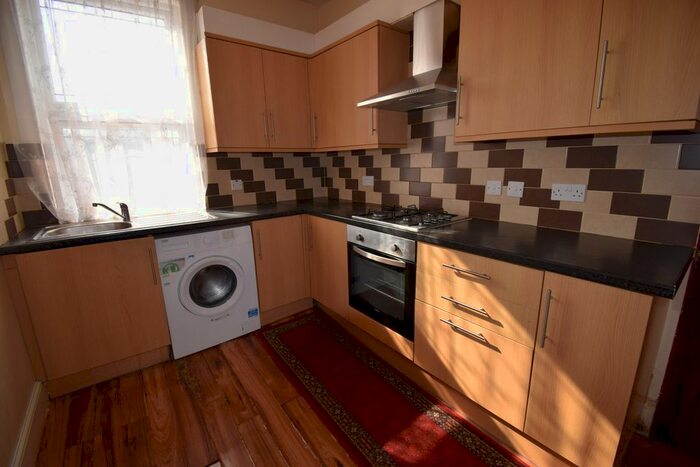 2 Bedroom Flat To Rent In Belmont Road, Ilford, IG1
