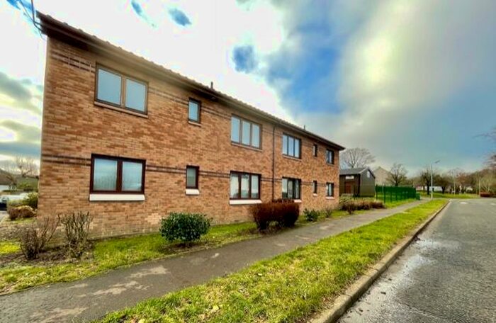 2 Bedroom Flat To Rent In Holm Lane, The Village, East Kilbride, G74