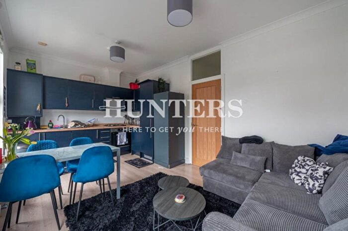 3 Bedroom Flat To Rent In Evering Road, London, N16