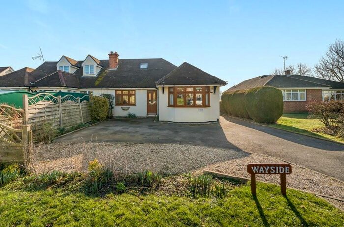 3 Bedroom Semi-Detached Bungalow For Sale In Maldon Road, Margaretting, Ingatestone, CM4