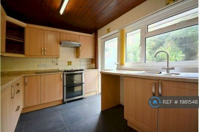 4 Bedroom Semi-Detached House To Rent In Cleviston Park, Llangennech, Llanelli, SA14