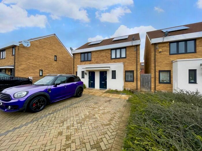 2 Bedroom Semi-Detached House To Rent In Sanderling Close, East Tilbury, Tilbury, RM18