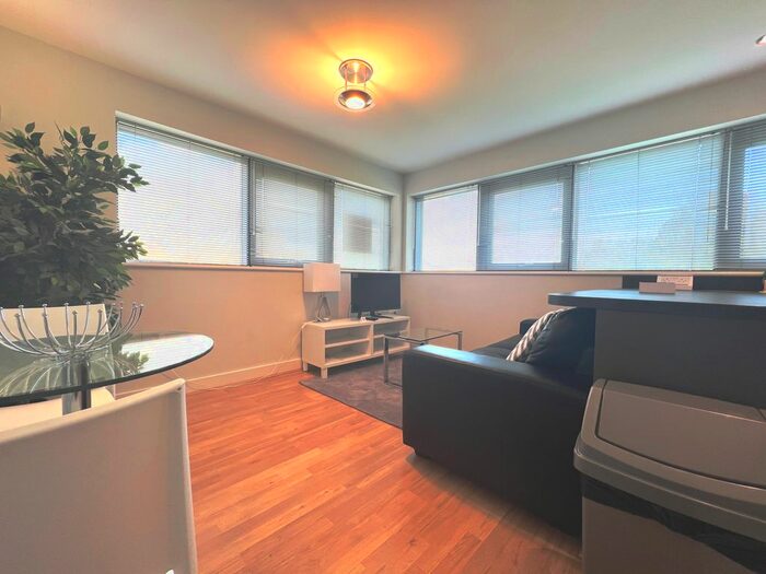 1 Bedroom Flat To Rent In The Ring, Bracknell, RG12